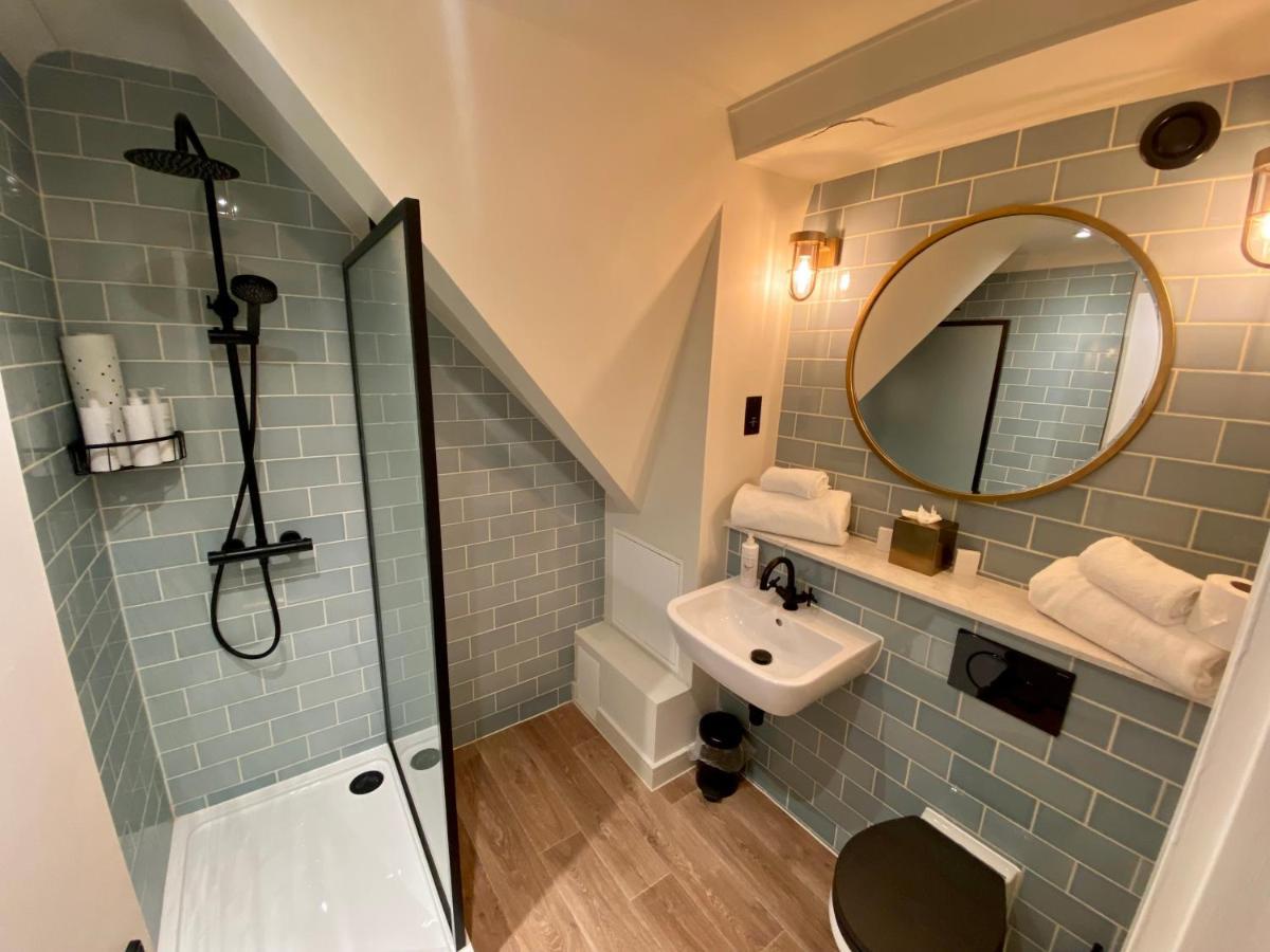 Greyhound Hotel Carshalton Екстер'єр фото