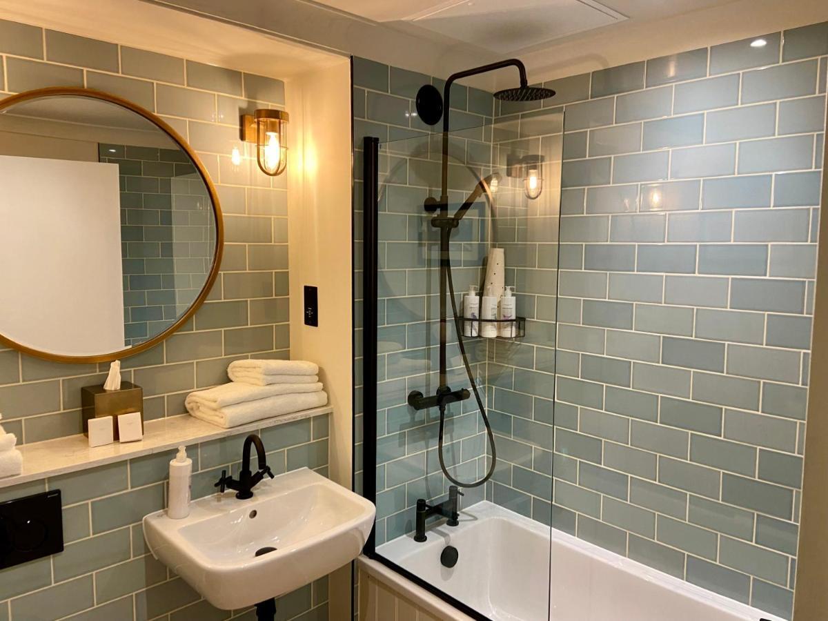 Greyhound Hotel Carshalton Екстер'єр фото