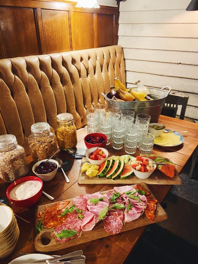 Greyhound Hotel Carshalton Екстер'єр фото