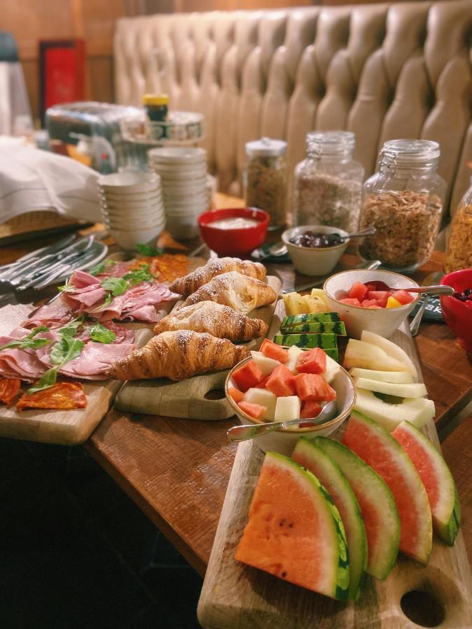 Greyhound Hotel Carshalton Екстер'єр фото