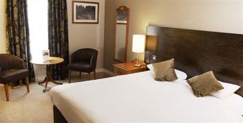 Greyhound Hotel Carshalton Екстер'єр фото