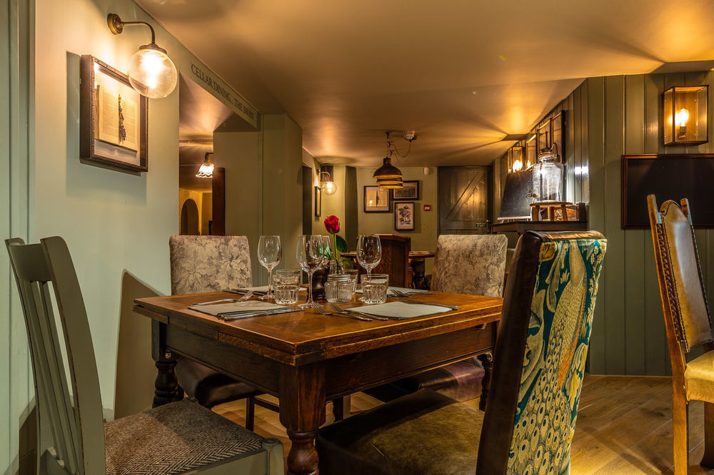 Greyhound Hotel Carshalton Екстер'єр фото